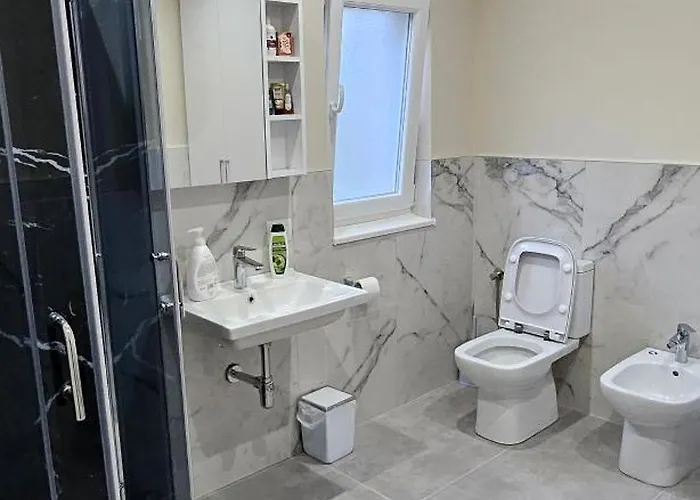 Koman_lakeview_apartments Appartamento